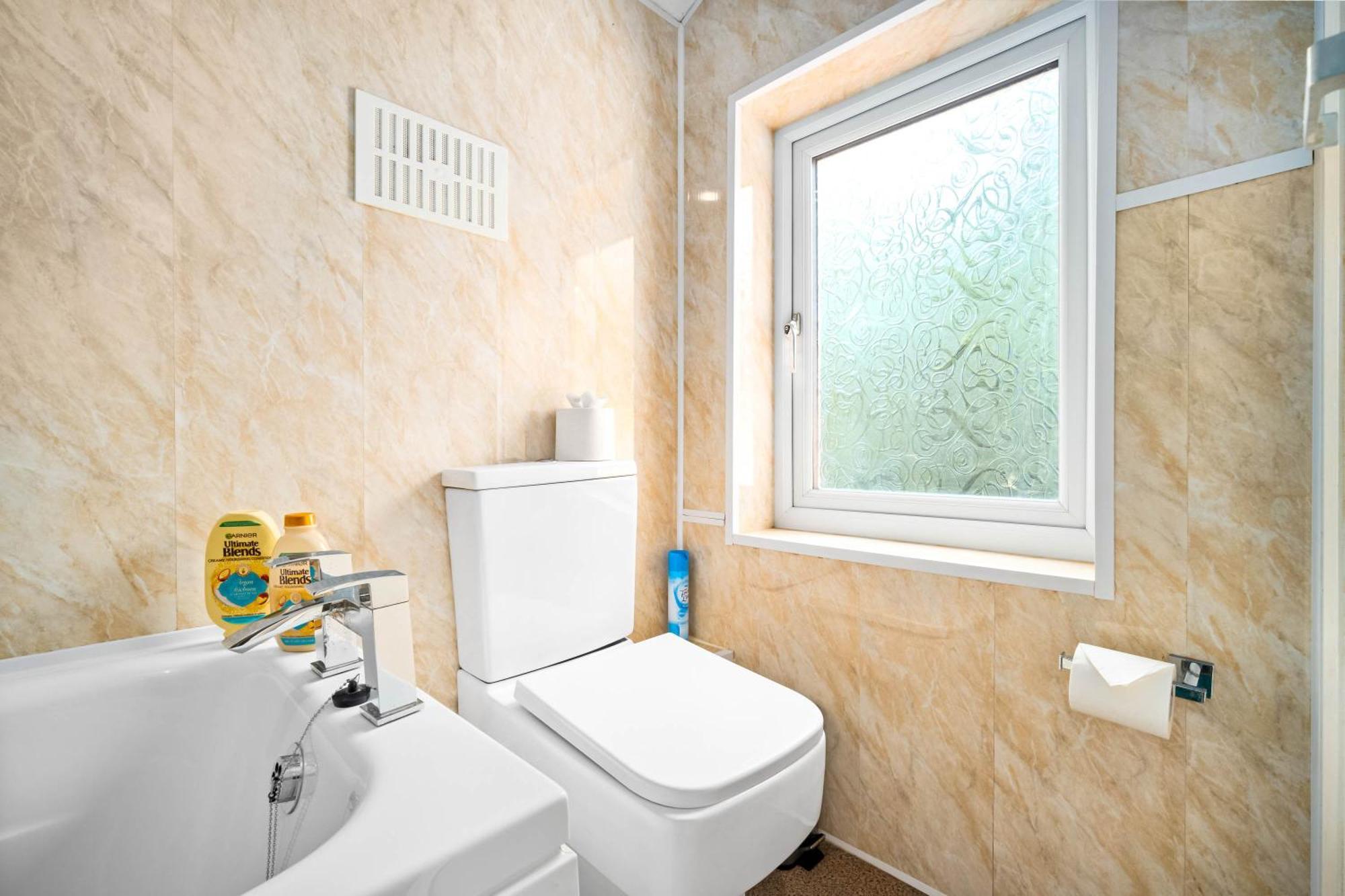 3 Bed House For Contractors & Families And Free Parking Villa Birmingham Kültér fotó