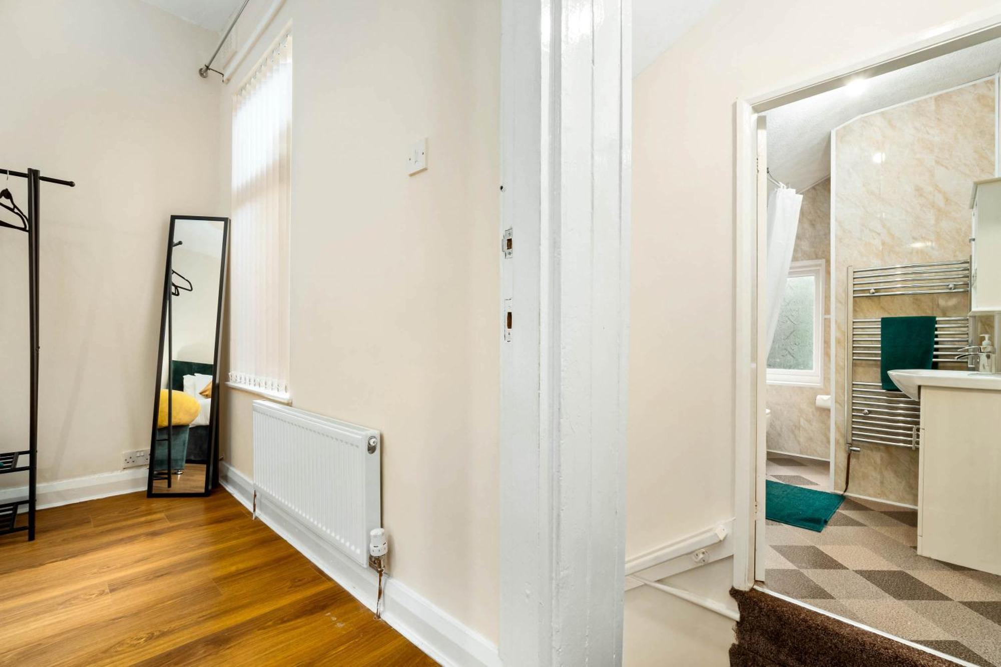3 Bed House For Contractors & Families And Free Parking Villa Birmingham Kültér fotó