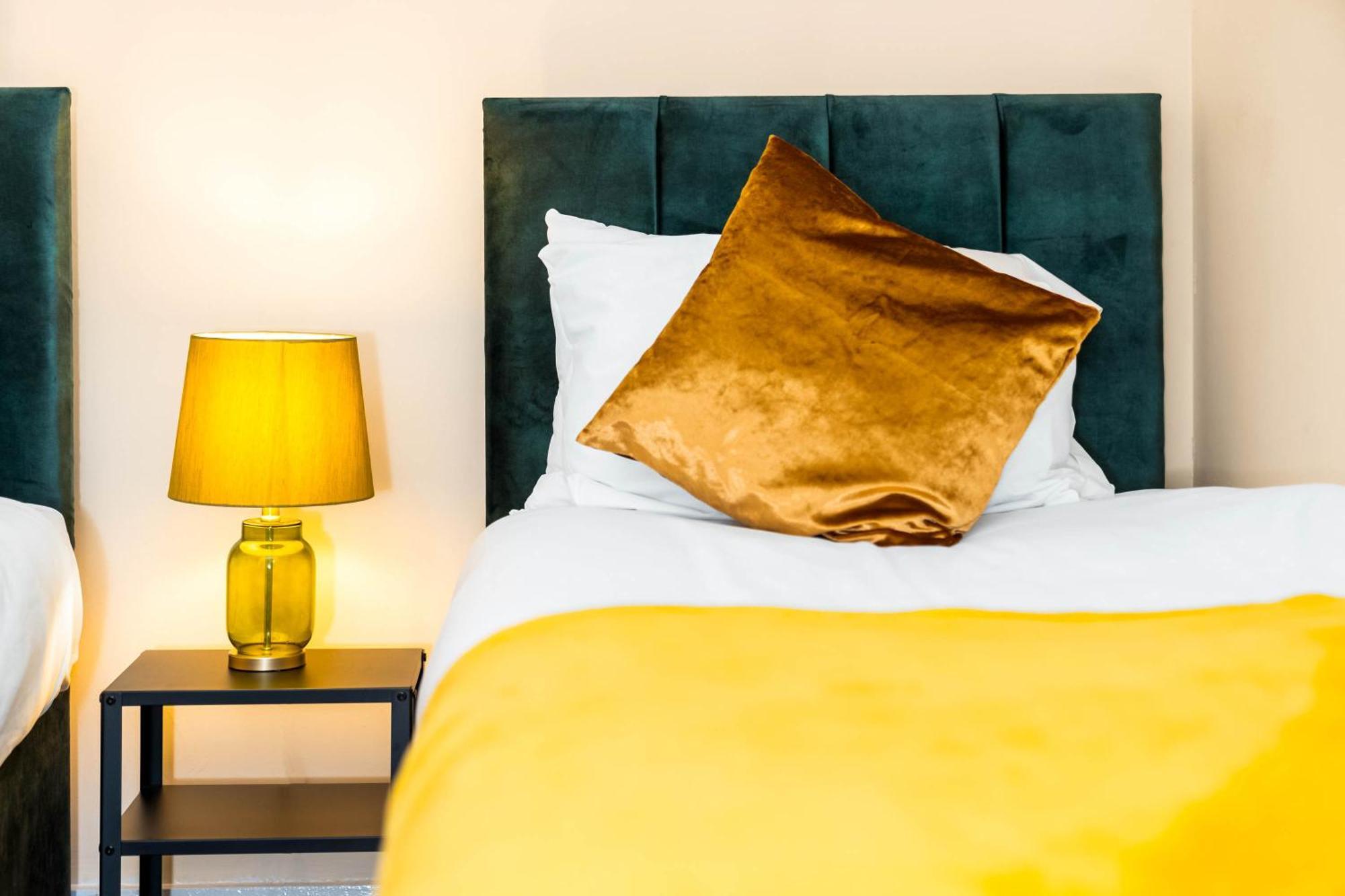 3 Bed House For Contractors & Families And Free Parking Villa Birmingham Kültér fotó
