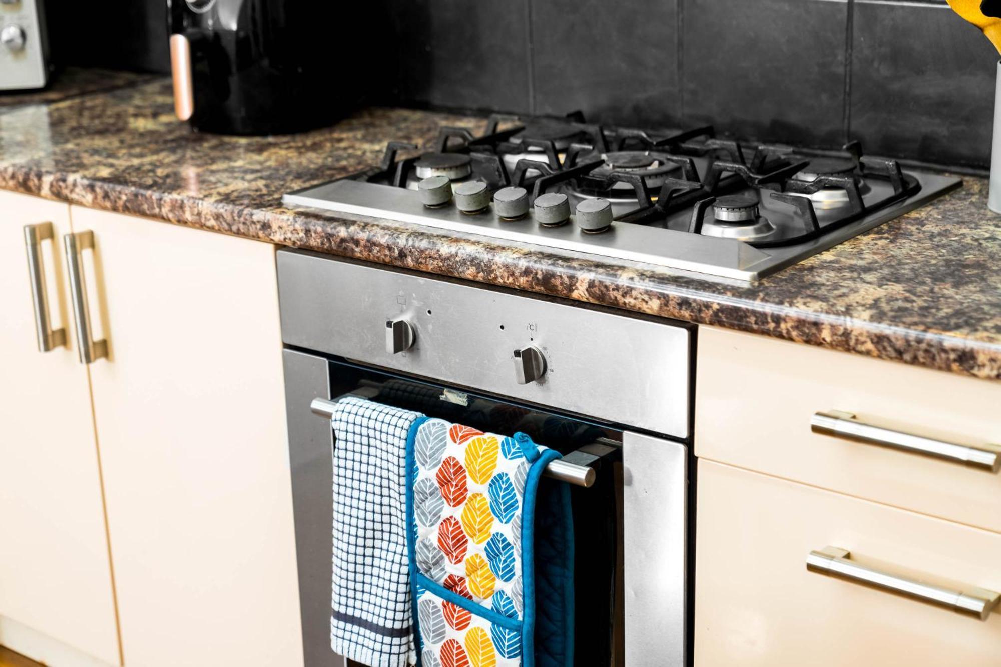 3 Bed House For Contractors & Families And Free Parking Villa Birmingham Kültér fotó